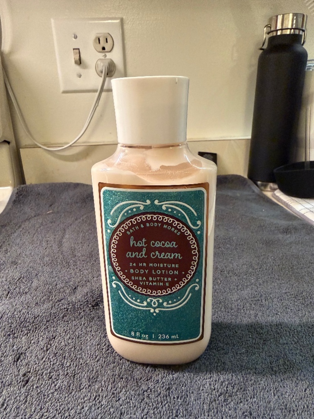 Bath & Body Works Hot Cocoa & Cream Body Lotion w/Shea butter + Vitamin E